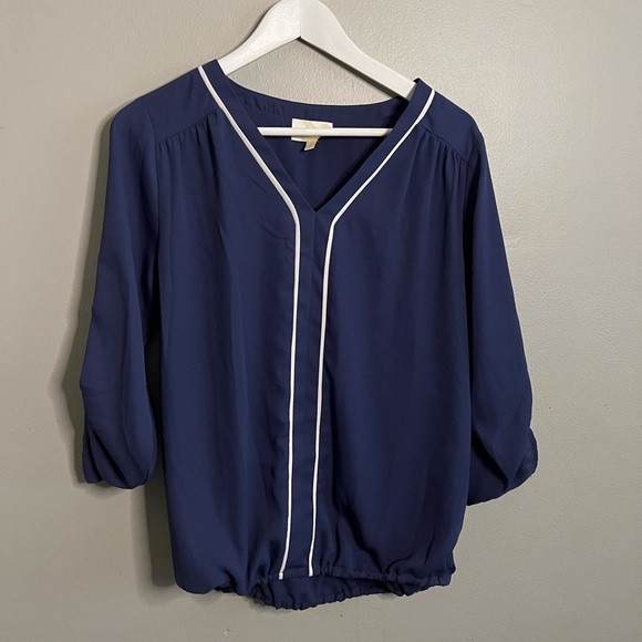 Lot of 6 Women’s Blouse Top Shirts Pink Blue Black size Small - Picture 8 of 15